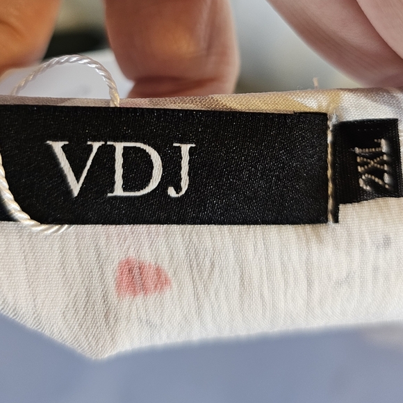 3/$20 Nwt VDJ Sz 2XL Floral Top - Picture 3 of 9